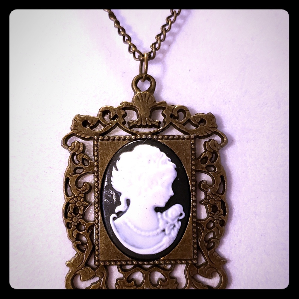 New! Artisan Crafted Lady Rose Black Cameo On an 18” Antique Chain